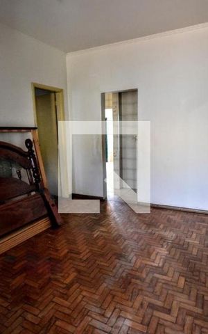 Casa à venda com 79m², 5 quartos e 2 vagas