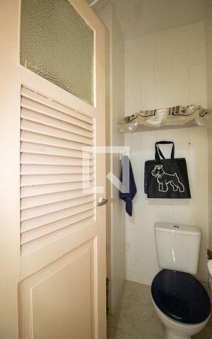 Apartamento à venda com 85m², 2 quartos e 1 vaga Apartamento à venda com 85m², 2 quartos e 1 vagaBanheiro de Serviço