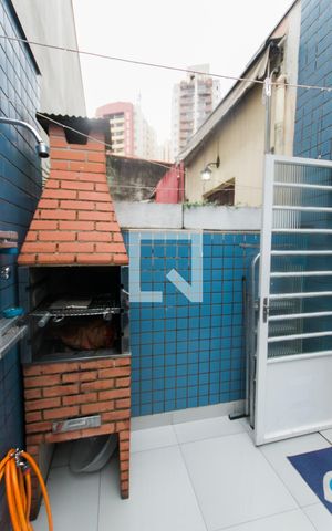 Casa à venda com 80m², 2 quartos e sem vagaQuintal