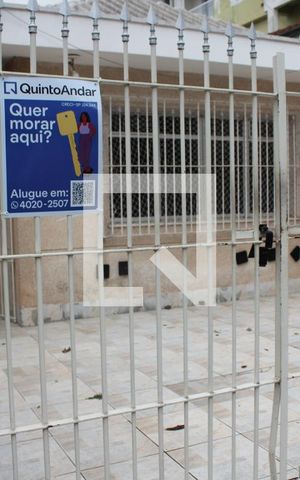 Casa para alugar com 150m², 2 quartos e 2 vagasFachada