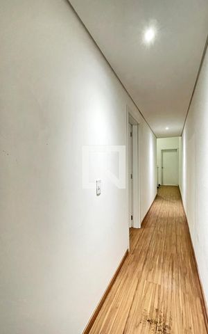 Casa para alugar com 333m², 3 quartos e 6 vagasCorredor dos Dormitórios