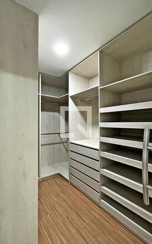 Casa para alugar com 333m², 3 quartos e 6 vagasCloset da Suíte 2