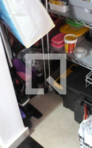 Apartamento à venda com 88m², 2 quartos e 2 vagasBanheiro foi improvisado para Dispensa