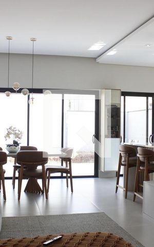 Casa à venda com 170m², 3 quartos e 5 vagasSala