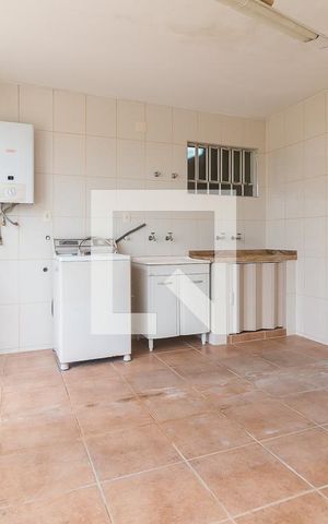 Casa para alugar com 327m², 3 quartos e 2 vagas Casa para alugar com 327m², 3 quartos e 2 vagasÁrea de Serviço 1
