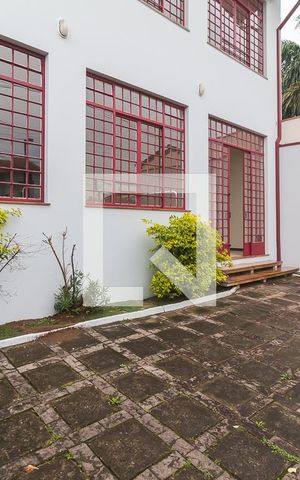 Casa para alugar com 327m², 3 quartos e 2 vagas Casa para alugar com 327m², 3 quartos e 2 vagasGaragem