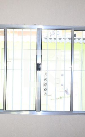 Casa para alugar com 70m², 2 quartos e 1 vagaSala
