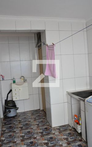 Casa à venda com 180m², 4 quartos e 1 vagaÁrea de Serviço