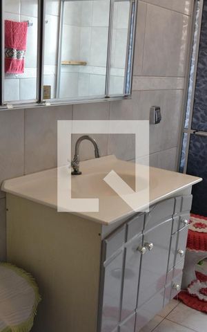 Casa à venda com 180m², 4 quartos e 1 vagaBanheiro 2