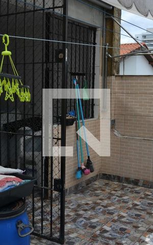 Casa à venda com 180m², 4 quartos e 1 vagaÁrea de Serviço