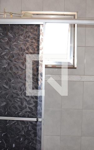 Casa à venda com 180m², 4 quartos e 1 vagaBanheiro 2