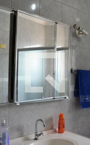 Casa à venda com 180m², 4 quartos e 1 vagaBanheiro 1