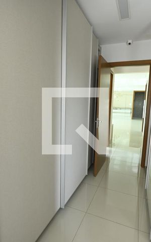 Apartamento à venda com 127m², 3 quartos e 3 vagas Apartamento à venda com 127m², 3 quartos e 3 vagasCloset
