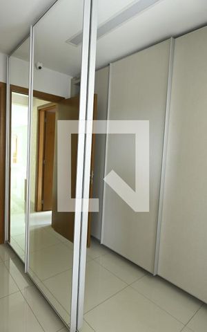 Apartamento à venda com 127m², 3 quartos e 3 vagas Apartamento à venda com 127m², 3 quartos e 3 vagasCloset