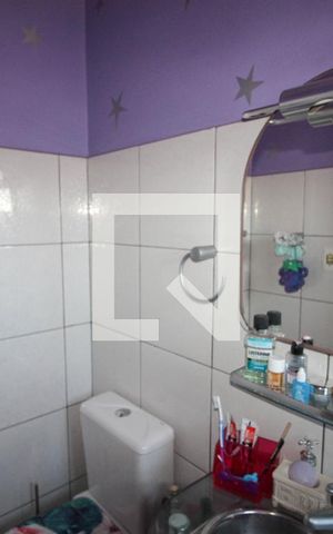 Casa à venda com 410m², 5 quartos e 3 vagas Casa à venda com 410m², 5 quartos e 3 vagasBanheiro da Suíte 2