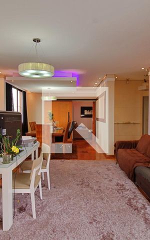 Apartamento à venda com 490m², 4 quartos e 5 vagas Apartamento à venda com 490m², 4 quartos e 5 vagasSala