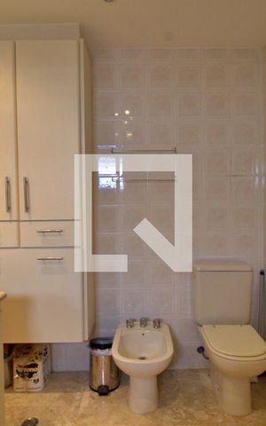 Apartamento à venda com 490m², 4 quartos e 5 vagas Apartamento à venda com 490m², 4 quartos e 5 vagasBanheiro da Suíte 3