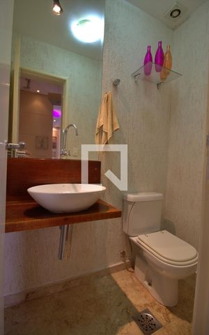 Apartamento à venda com 490m², 4 quartos e 5 vagas Apartamento à venda com 490m², 4 quartos e 5 vagaslavabo