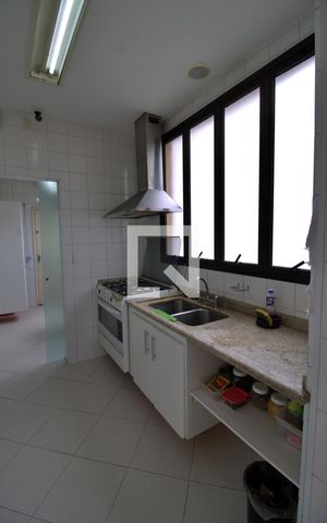 Apartamento à venda com 490m², 4 quartos e 5 vagas Apartamento à venda com 490m², 4 quartos e 5 vagasCozinha