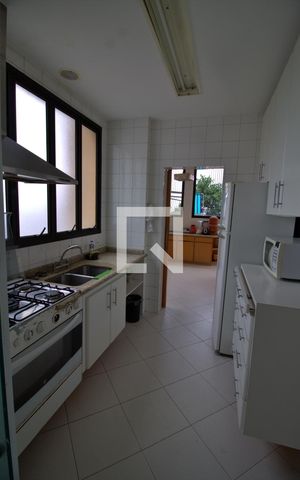 Apartamento à venda com 490m², 4 quartos e 5 vagas Apartamento à venda com 490m², 4 quartos e 5 vagasCozinha