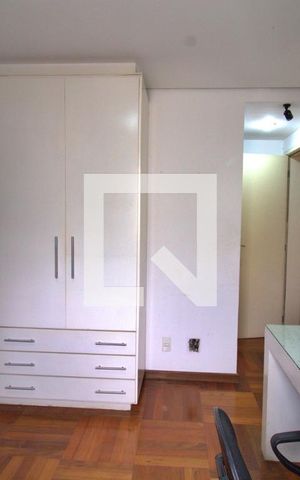 Apartamento à venda com 490m², 4 quartos e 5 vagas Apartamento à venda com 490m², 4 quartos e 5 vagasSuíte 1