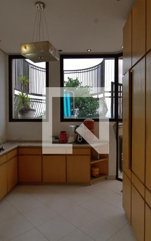 Apartamento à venda com 490m², 4 quartos e 5 vagas Apartamento à venda com 490m², 4 quartos e 5 vagasCozinha