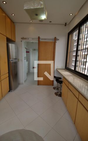 Apartamento à venda com 490m², 4 quartos e 5 vagas Apartamento à venda com 490m², 4 quartos e 5 vagasCozinha