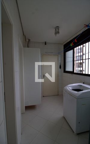 Apartamento à venda com 490m², 4 quartos e 5 vagas Apartamento à venda com 490m², 4 quartos e 5 vagasÁrea de Serviço