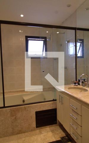 Apartamento à venda com 490m², 4 quartos e 5 vagas Apartamento à venda com 490m², 4 quartos e 5 vagasBanheiro da Suíte 3