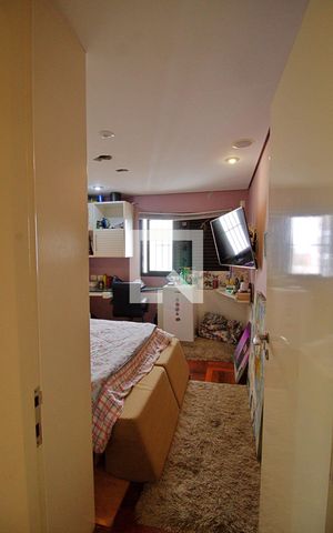 Apartamento à venda com 490m², 4 quartos e 5 vagas Apartamento à venda com 490m², 4 quartos e 5 vagasSuíte 2