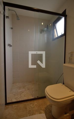 Apartamento à venda com 490m², 4 quartos e 5 vagas Apartamento à venda com 490m², 4 quartos e 5 vagasBanheiro da Suíte 4