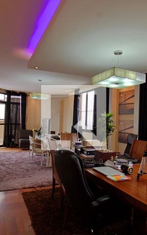Apartamento à venda com 490m², 4 quartos e 5 vagas Apartamento à venda com 490m², 4 quartos e 5 vagasSala