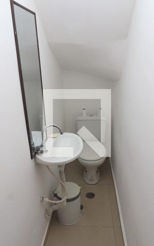 Casa de condomínio para alugar com 75m², 2 quartos e 2 vagasLavabo