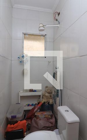 Casa de condomínio para alugar com 75m², 2 quartos e 2 vagasBanheiro da Suíte