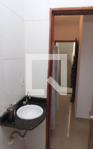 Casa de condomínio para alugar com 75m², 2 quartos e 2 vagasBanheiro da Suíte
