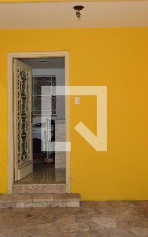 Casa para alugar com 191m², 3 quartos e 1 vagaFachada