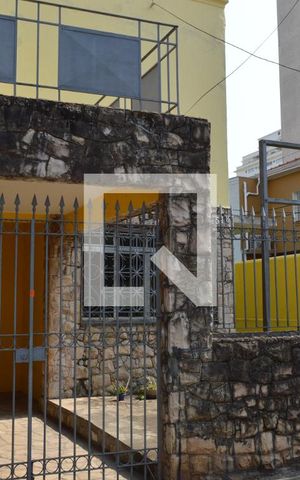 Casa para alugar com 191m², 3 quartos e 1 vagaFachada + Plaquinha
