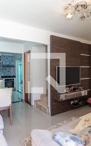 Casa de condomínio à venda com 80m², 2 quartos e 2 vagas Casa de condomínio à venda com 80m², 2 quartos e 2 vagasSala