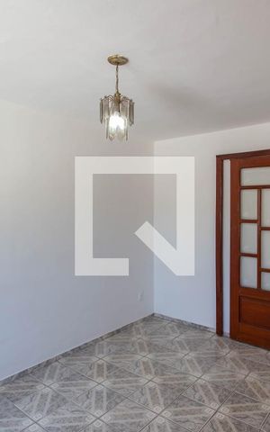 Casa à venda com 100m², 3 quartos e 1 vaga Casa à venda com 100m², 3 quartos e 1 vagaSala
