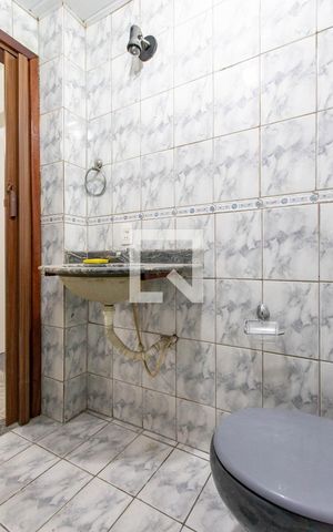 Casa à venda com 100m², 3 quartos e 1 vaga Casa à venda com 100m², 3 quartos e 1 vagaBanheiro da Suíte
