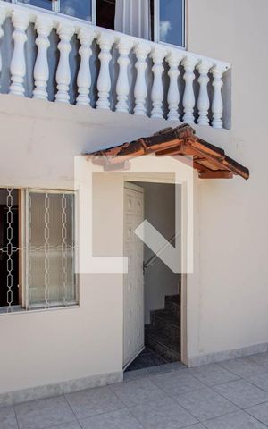 Casa à venda com 100m², 3 quartos e 1 vaga Casa à venda com 100m², 3 quartos e 1 vagaVaranda