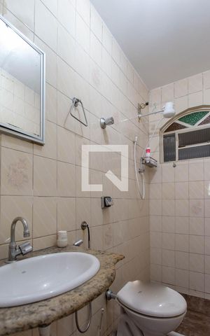 Casa à venda com 100m², 3 quartos e 1 vaga Casa à venda com 100m², 3 quartos e 1 vagaBanheiro Social