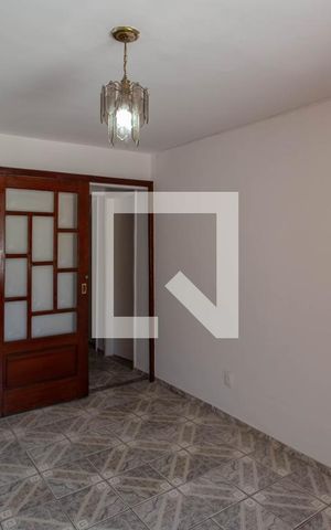 Casa à venda com 100m², 3 quartos e 1 vaga Casa à venda com 100m², 3 quartos e 1 vagaSala
