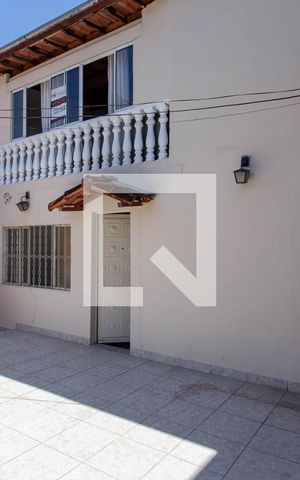 Casa à venda com 100m², 3 quartos e 1 vaga Casa à venda com 100m², 3 quartos e 1 vagaVaranda