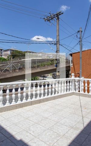 Casa à venda com 100m², 3 quartos e 1 vaga Casa à venda com 100m², 3 quartos e 1 vagaVaranda