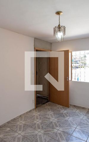 Casa à venda com 100m², 3 quartos e 1 vaga Casa à venda com 100m², 3 quartos e 1 vagaSala
