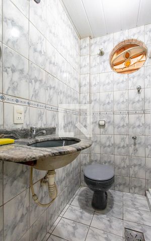 Casa à venda com 100m², 3 quartos e 1 vaga Casa à venda com 100m², 3 quartos e 1 vagaBanheiro da Suíte