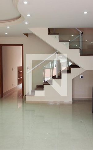 Casa à venda com 370m², 3 quartos e 10 vagasSala