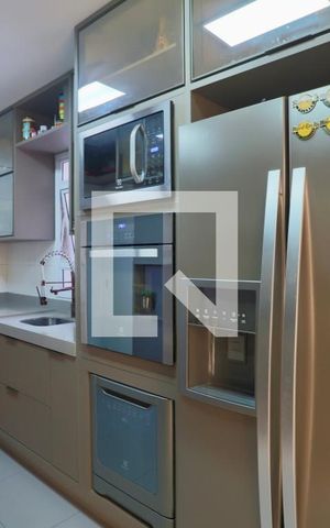 Apartamento à venda com 100m², 3 quartos e 2 vagas Apartamento à venda com 100m², 3 quartos e 2 vagasCozinha