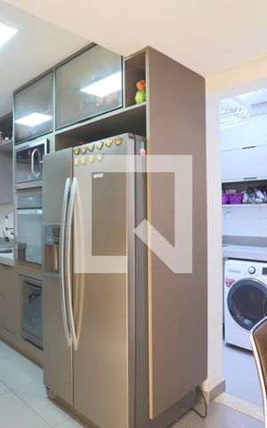 Apartamento à venda com 100m², 3 quartos e 2 vagas Apartamento à venda com 100m², 3 quartos e 2 vagasCozinha